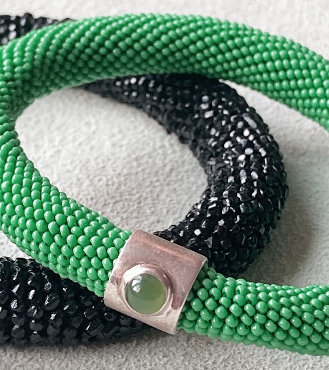 Andrea Putz Glas Perlen Schmuck Armband grün schwarz